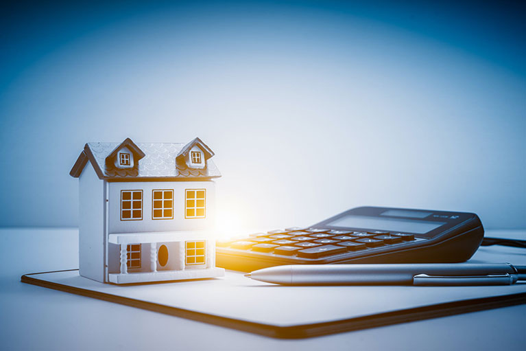DSCR Loans Explained: How Investors Compare DSCR Loan Rates and Requirements in Today’s Market